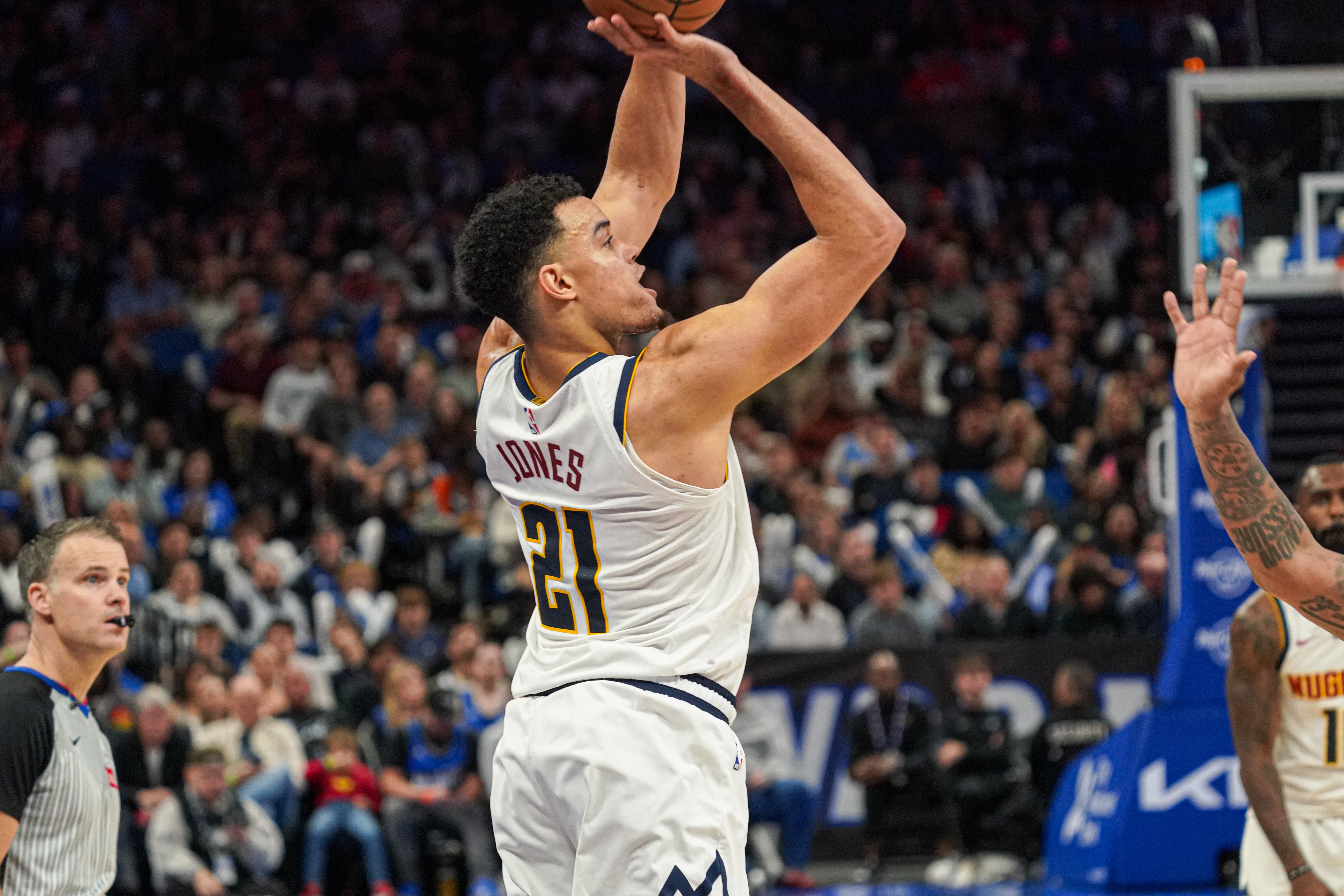 华体会入口-Stein：掘金探索阵容末段交易选项 想要避税并将斯潘塞·琼斯转正