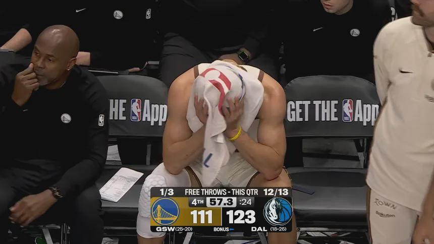 华体会体育-轰下38分的库里，正负值-24！他怎么又被喷？认清形势，放弃幻想