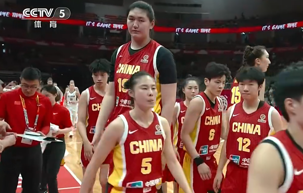 华体会入口-中国女篮10分险胜！直通世界杯，产生3个不可思议，宫鲁鸣遭质疑